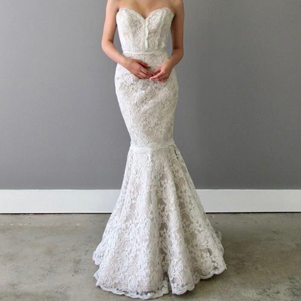 Aria wedding Dress strapless mermaid lace